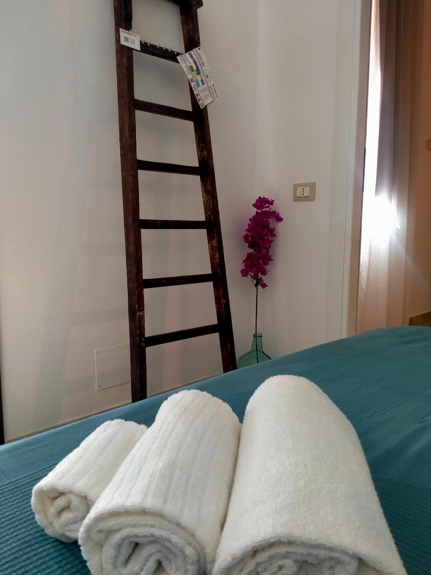A Casa Tutti Bene Trapani Exterior foto